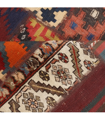 کلاژ گلیم دستباف دو و نیم متری