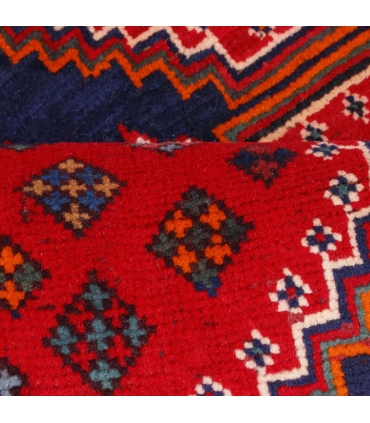 فرش دستباف قدیمی کناره طول یک و نیم متر شیراز کد 709365